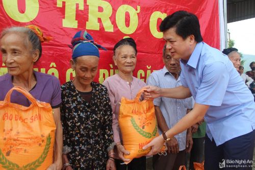 Những hoạt động thiết thực vì người nghèo ở Con Cuông và Quỳnh Lưu