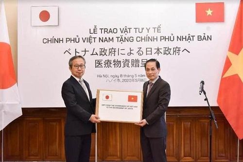 Việt Nam hỗ trợ Nhật Bản vật tư y tế trong công tác phòng chống dịch COVID-19
