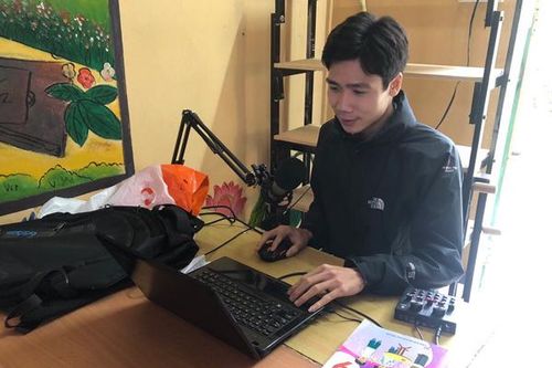 Thầy giáo trẻ tâm huyết, yêu nghề