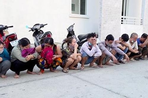 Triệt phá sới bạc, thu giữ gần 100 triệu đồng