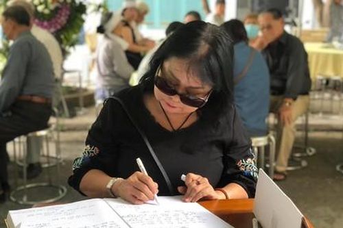 Văn nghệ sĩ TPHCM tiễn biệt tác giả 'Thu hát cho người'