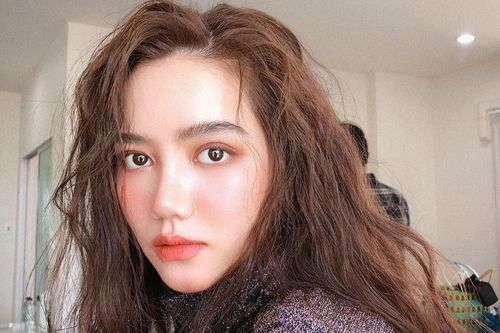 'Ngọc nữ' làng cầu lông Thái Lan là con lai 7 dòng máu