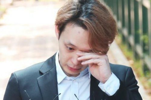 Park Yoo Chun bị chỉ trích khi khóc lóc nói về scandal