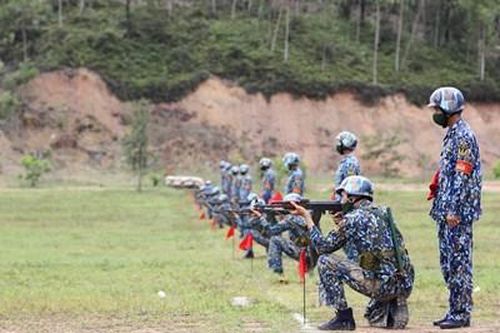 Rền vang '3 tiếng nổ' của chiến sĩ mới 'một bốn bảy'