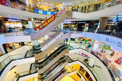 Trung tâm thương mại ở Hà Nội vẫn đìu hiu sau giãn cách xã hội