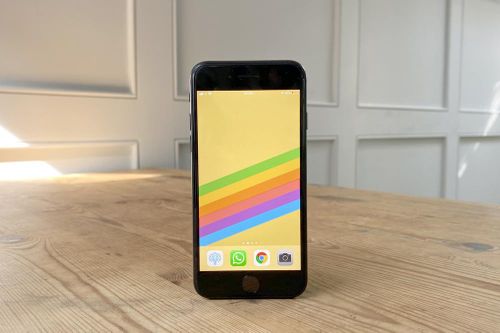 Cách xem tỉ lệ phần trăm pin còn lại trên iPhone SE 2020