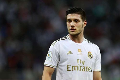 Sao Real Madrid ở nhà tránh Covid-19, dính chấn thương khó tin
