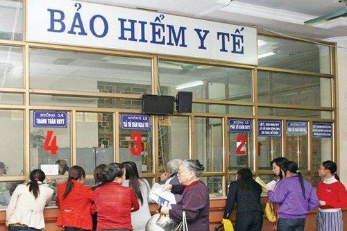 Đề xuất 2 phương án về đối tượng và mức giảm trừ đóng BHYT hộ gia đình