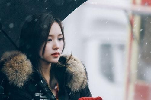 Khí chất trầm buồn khiến fan vương vấn của Mina (Twice)