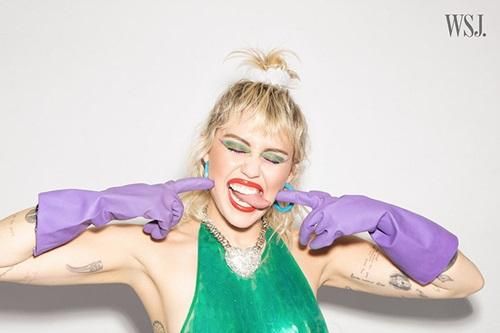 Hậu ly hôn, Miley Cyrus quay lại với hình ảnh quậy phá và ngỗ ngược
