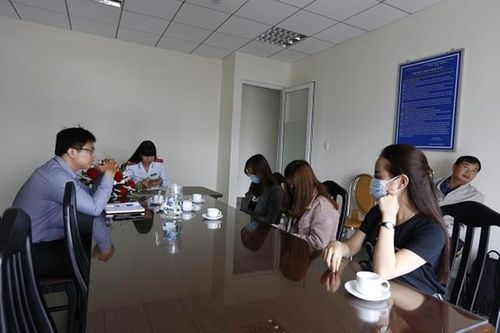 Cảnh cáo 5 thanh niên tung tin kết hôn sau 30 tuổi sẽ bị phạt trên mạng xã hội