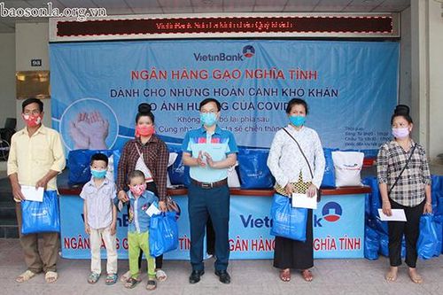 'Ngân hàng gạo nghĩa tình' dành cho những hoàn cảnh khó khăn do ảnh hưởng COVID-19