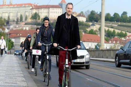 Sự thật đằng sau việc Thị trưởng Prague được bảo vệ vì âm mưu ám sát?
