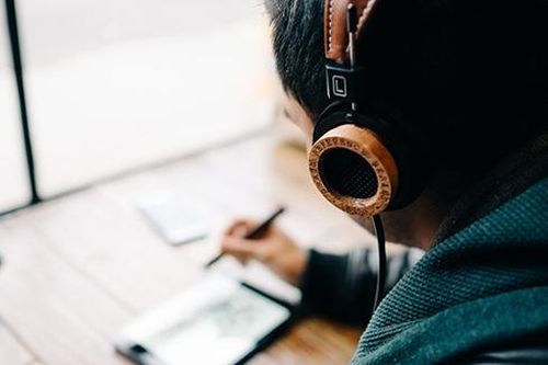 Những sai lầm khi đeo tai nghe có thể gây ra bệnh