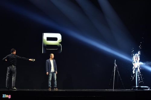 Bkav ra mắt Bphone B86 'không phím bấm', giá từ 8,99 triệu