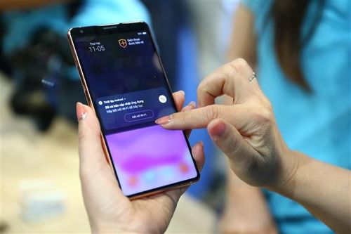 Chùm ảnh: Bkav ra mắt smartphone thế hệ mới Bphone B86