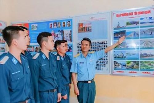 Không ngừng đổi mới công tác giáo dục chính trị ở đơn vị