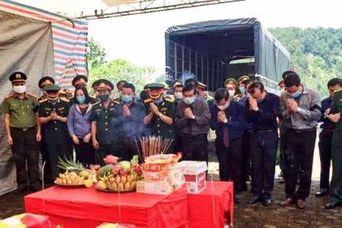 Hà Tĩnh: Truy điệu, an táng 9 hài cốt liệt sỹ hy sinh tại Lào