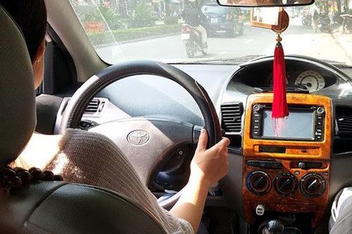 Có 350 triệu, nên mua nhà trả góp hay mua ôtô chạy kiếm tiền