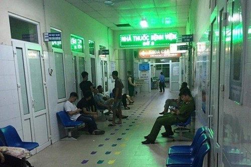 Khống chế thanh niên nghi 'ngáo đá' vô cớ chém vợ chồng bán đậu phụ trọng thương