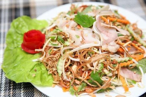 Cách làm món nộm hoa chuối tai heo giòn ngon mà không bị thâm