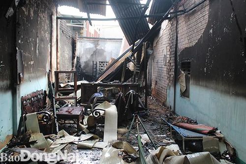 Hỏa hoạn thiệu rụi ngôi nhà, 1 cụ ông thoát nạn