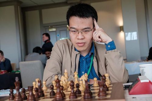 Lê Quang Liêm so tài với vua cờ Carlsen tại giải cờ online