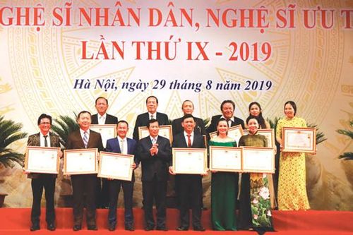 Đừng bỏ sót nghệ sĩ thực tài
