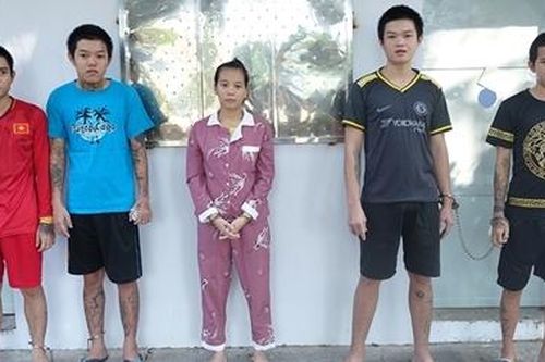 Khởi tố thêm 6 đối tượng bán nhang đèn khu vực Miếu Bà Chúa Xứ Núi Sam