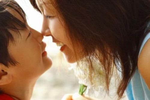 Ngày của mẹ 10/5/2020: Luận bàn về câu 'Con trai nhờ phúc mẹ'