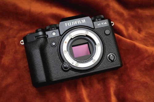 Đánh giá nhanh Fujifilm X-T4: Máy ảnh tốt, hợp làm vlog