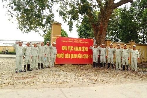 Hàng chục y bác sĩ kết thúc 'sứ mệnh' chống dịch Covid-19 tại thôn Hạ Lôi