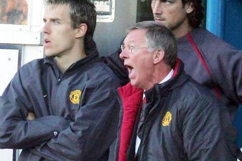 Phil Neville nhớ lại ngày đối chất với Sir Alex tại nhà riêng
