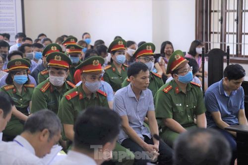 Cựu trưởng phòng an ninh đề nghị triệu tập phụ huynh có con được nâng điểm