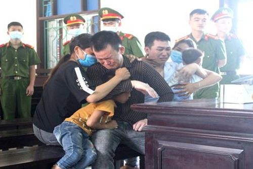 Tử hình hai bị cáo vận chuyển số lượng lớn ma túy
