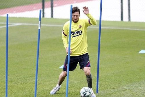 Từ Ngoại hạng Anh đến La Liga, bóng đá thế giới tiếp tục bị 'bao vây' bởi COVID-19
