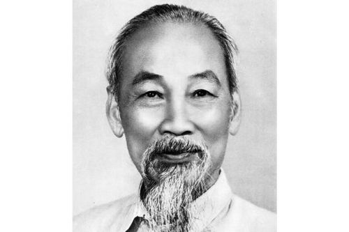 Nhà tôi treo ảnh Bác Hồ