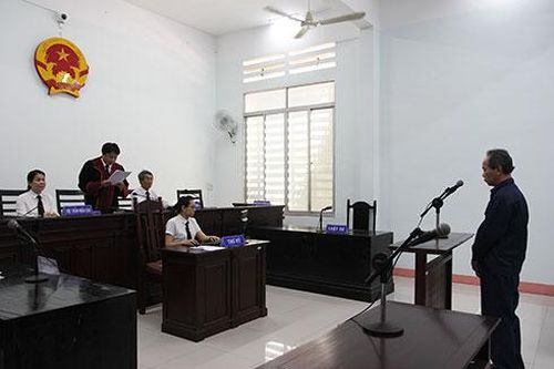 Trộm điện thoại đang quay phim