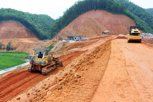 Đẩy nhanh tiến độ thi công Hồ Đèo Phượng