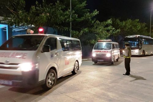 Cận cảnh Đà Nẵng cách ly 272 người trở về từ Malaysia trong đêm