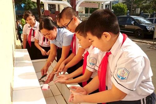 Bản tin dịch COVID-19 trong 24h qua: Đảm bảo các điều kiện phòng bệnh cho học sinh tiểu học, mầm non khi trở lại trường