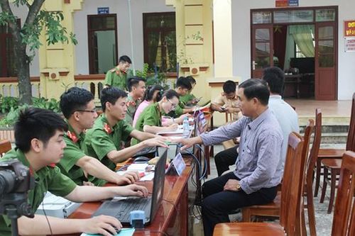 Công an Hà Nội làm tốt công tác nhân hộ khẩu từ khi tiếp quản Thủ đô