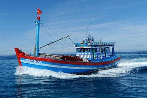 Bộ Nông nghiệp động viên ngư dân tiếp tục bám biến sản xuất bình thường