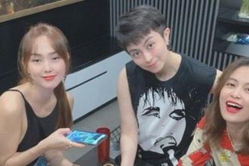 Gil Lê tụ tập cùng Hoàng Thùy Linh và nhóm bạn