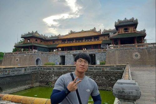 9X Hàn đạp xe từ Hà Nội vào Sài Gòn để chậm rãi khám phá Việt Nam