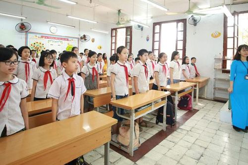 Ngày đầu trẻ mầm non, tiểu học trở lại trường: Ổn định ngay nền nếp lớp học