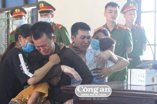 2 kẻ 'gùi' ma túy nhận án tử