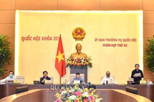 Ủy ban Thường vụ Quốc hội họp phiên cuối cùng trước kỳ họp thứ 9 của Quốc hội