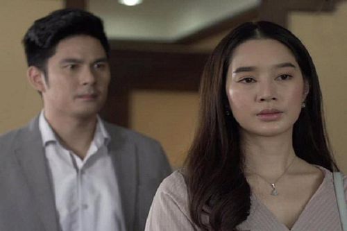 Sau chuyến công tác, chồng chết lặng nhìn vợ cùng 'món quà'