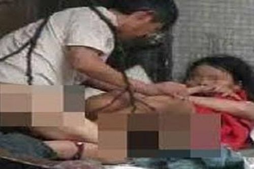 Bắt khẩn cấp đối tượng nhiều lần xâm hại con gái của người tình